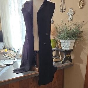 Love Tree Black Sleeveless Sweater Vest